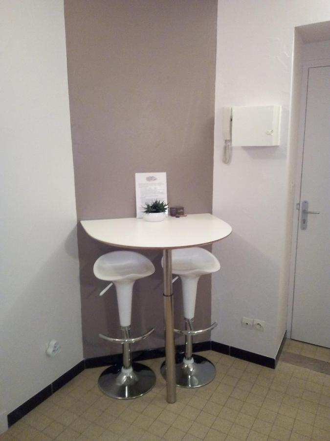 Studio 2 Pers En Vieille Ville Parking Gratuit - By La Source D'Orfee Булон сюр Мер Стая снимка